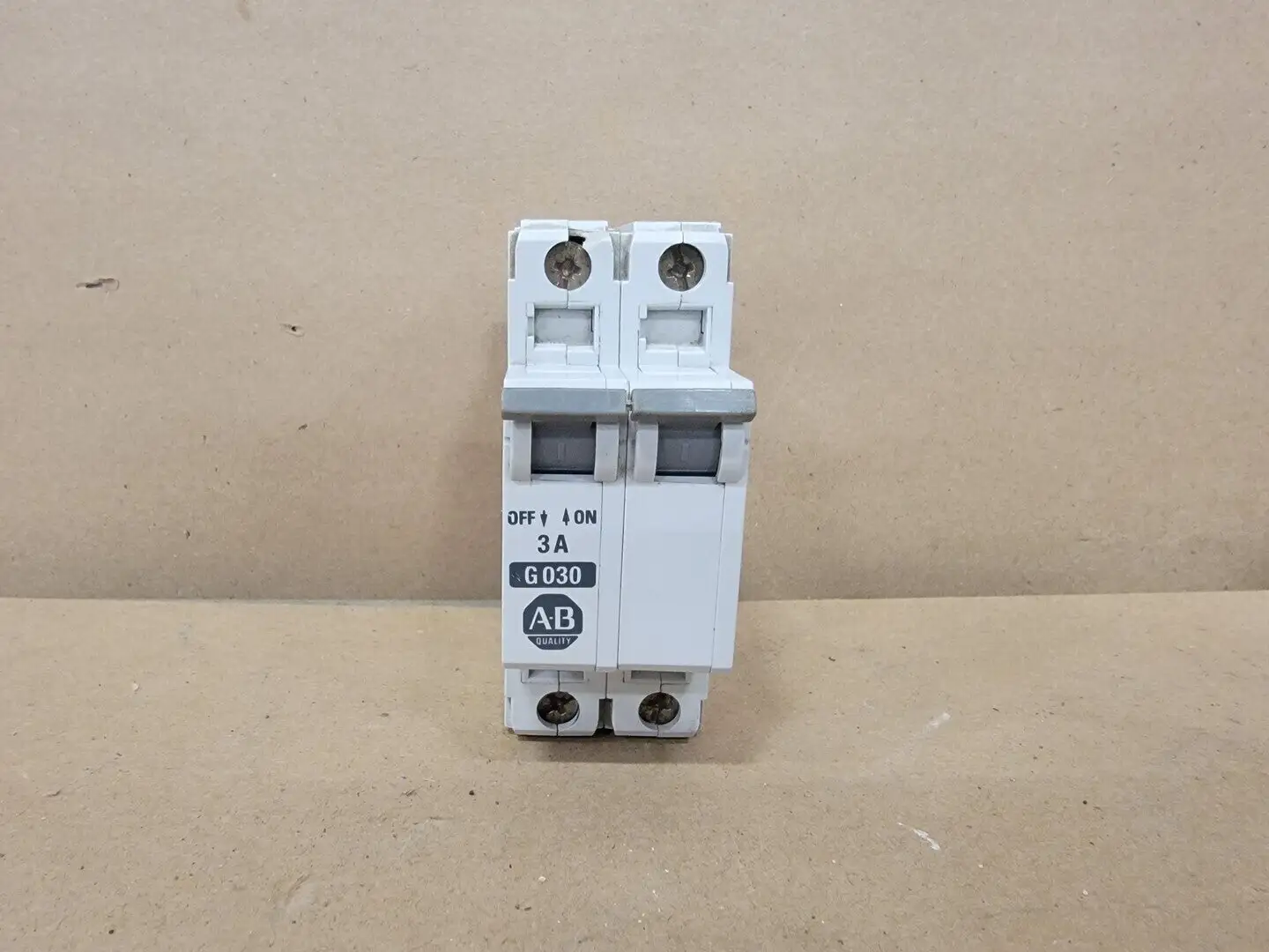 Used ALLEN-BRADLEY 1492-CB2 G030 Switchgears British Columbia CA | Lenmark #239237