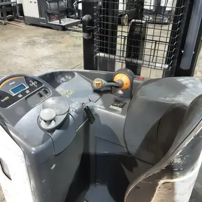 USED 2018 CROWN RR5725-45