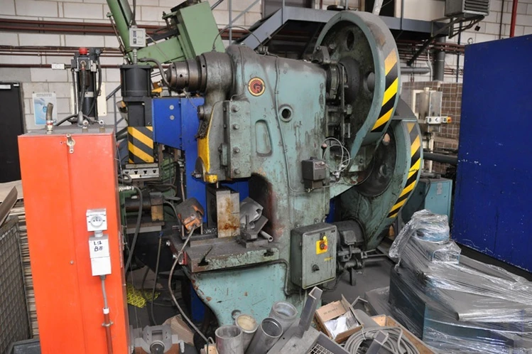 Used ZM 100 TON Gap Frame (OBS) Presses | Apt International N.V #364947