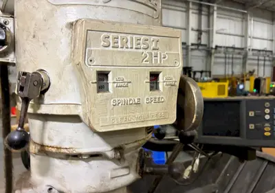2 HP BRIDGEPORT SERIES I VERTICAL RAM TYPE MILL: YOBRO #24807