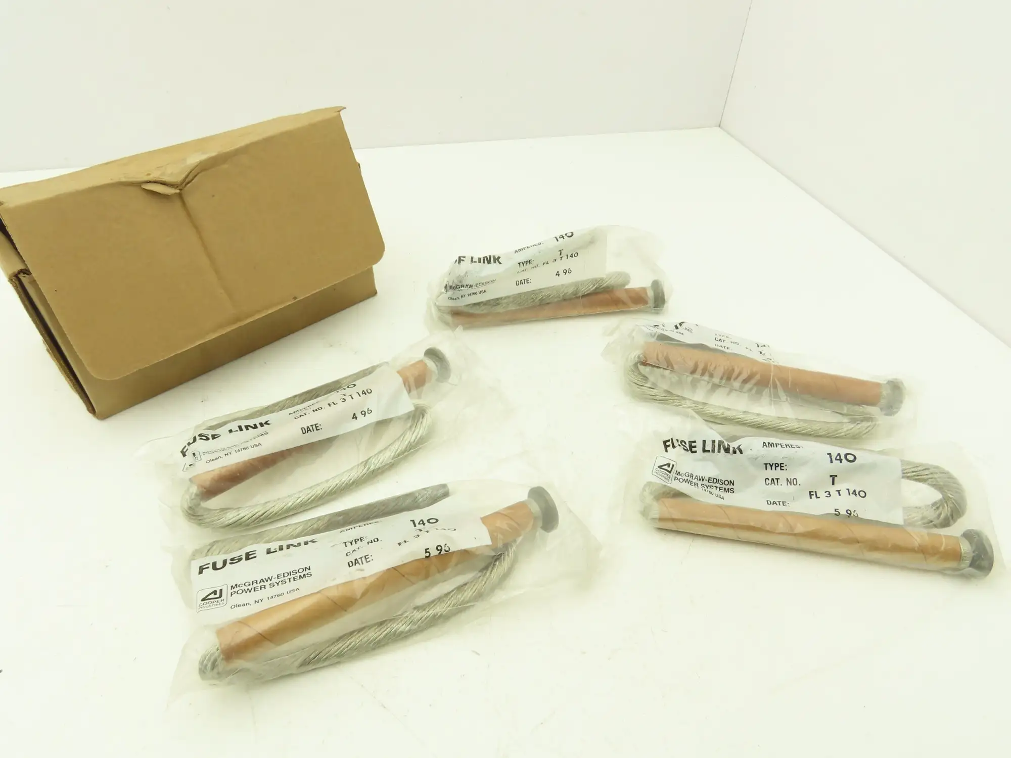 Cooper FL3T140 Universal Fuse Link Button Head 140 Amperes Slow Acting  Lot of 5