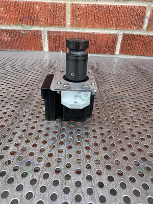 USED MOOG SM23165DT-DE INTEGRATED SERVO SMART MOTOR WITH/ CABLES