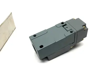USED EATON CUTLER-HAMMER PLUNGER LIMIT SWITCH SURFACE MOUNT NEMA HEAVY DUTY