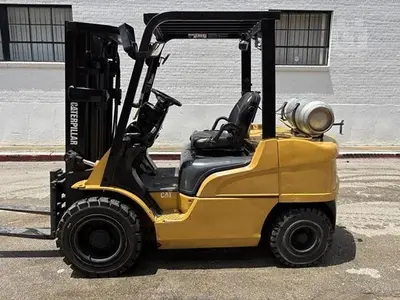 USED 2018 CAT GP30N