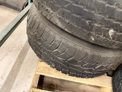 Used LOT OF (6) TIRES WITH SOME RIMS. _UNKNOWN_ Wheels & Tires Michigan US | Miedema Asset Management Group #1320802