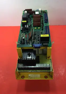 FANUC SERVO AMPLIFIER A06B-6058-H011 + TOP BOARD A20B-1003-0090/02. 1F