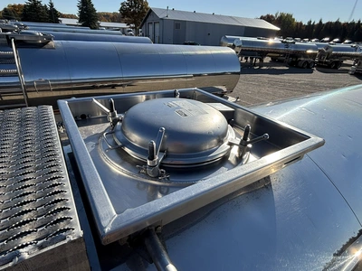 Used 2017 WALKER MILK TANKER TRAILER Tanker Trailers Michigan US | Miedema Asset Management Group #1709424