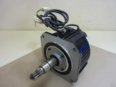 USED YASKAWA SGMDH-06A2A-YR13