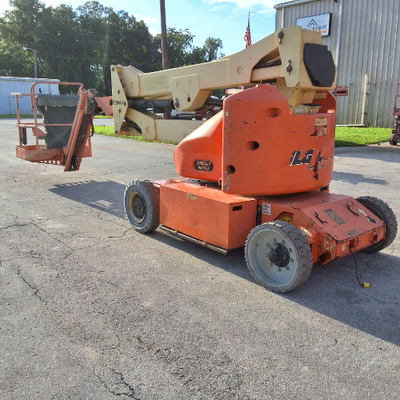 USED 2011 JLG E400AJPN