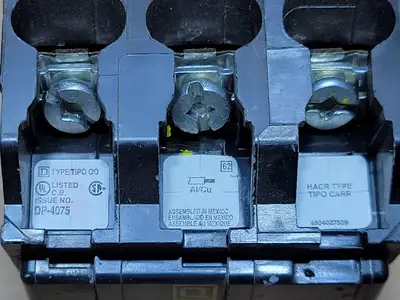 USED SQUARE D QO325