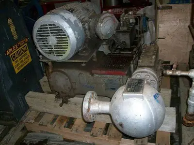 USED UNION TD-30 TRIPLEX PUMP