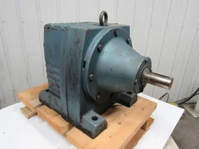 SEW-EURODRIVE R137 Inline Gear Drive Speed Reducer 16.80:1 Ratio 70800Lbs Torque
