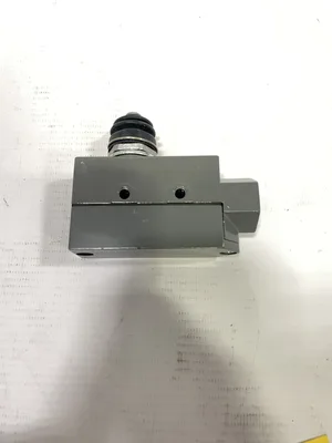 Eaton E47BLS06 Plunger Limit Switch 3A 480VAC 15A 125/250VAC -NIB