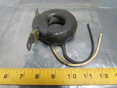 Midwest Electric 3CT12B Current Transformer 2 VA 200:5 Ratio 25-400 Cycles