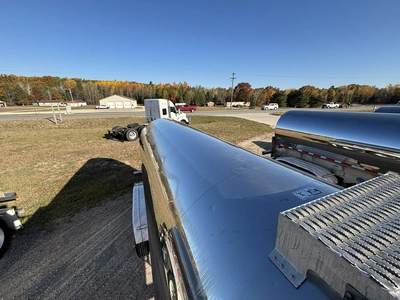 Used 2017 WALKER MILK TANKER TRAILER Liquid Supply Trailers Michigan US | Miedema Asset Management Group #1709464