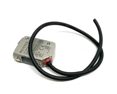 USED KEYENCE SELF-CONTAINED CMOS LASER DISTANCE BASED SENSOR