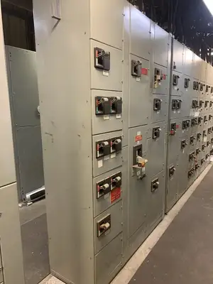 Five Star Double-Sided Motor Control Center (MCC), 600V Max., 1000A, 24 Buckets