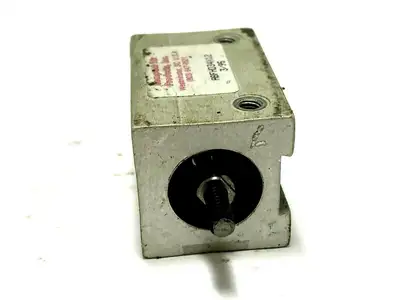 USED COMPACT CYLINDER 3/4" BORE 1/2" STROKE