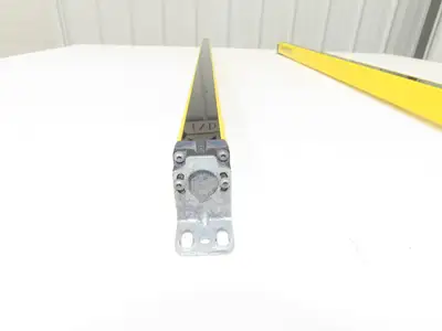 Schmersal SLC440COM-ER-0890-14 Safety Light Curtain Transmitter & Receiver Set