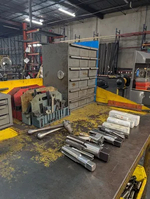 Used _UNKNOWN_ _UNKNOWN_ Work Benches Texas US | IRS Auction #1320821