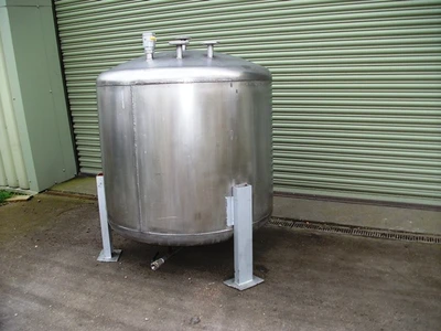 1000L S/S Vertical Enclosed Tank