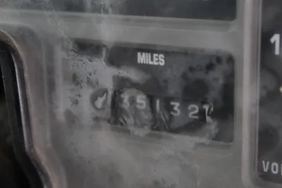 1996 INTERNATIONAL 3800 T444E BUS | Levy Recovery Group (29)