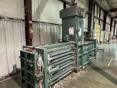 30" X 42" BALEMASTER MODEL #360A CLOSED DOOR HORIZONTAL HYDRAULIC BALER: YOBRO #25089