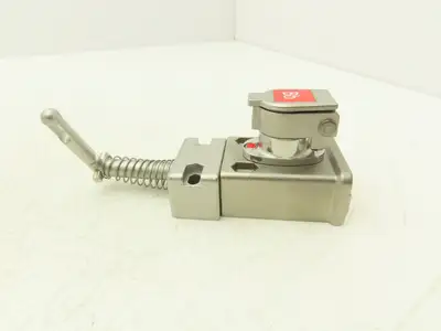 Allen Bradley 440T-MSALE10BB Guardmaster Trapped Key Interlock Switch With Key