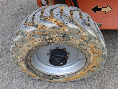 USED 2016 JLG 600S