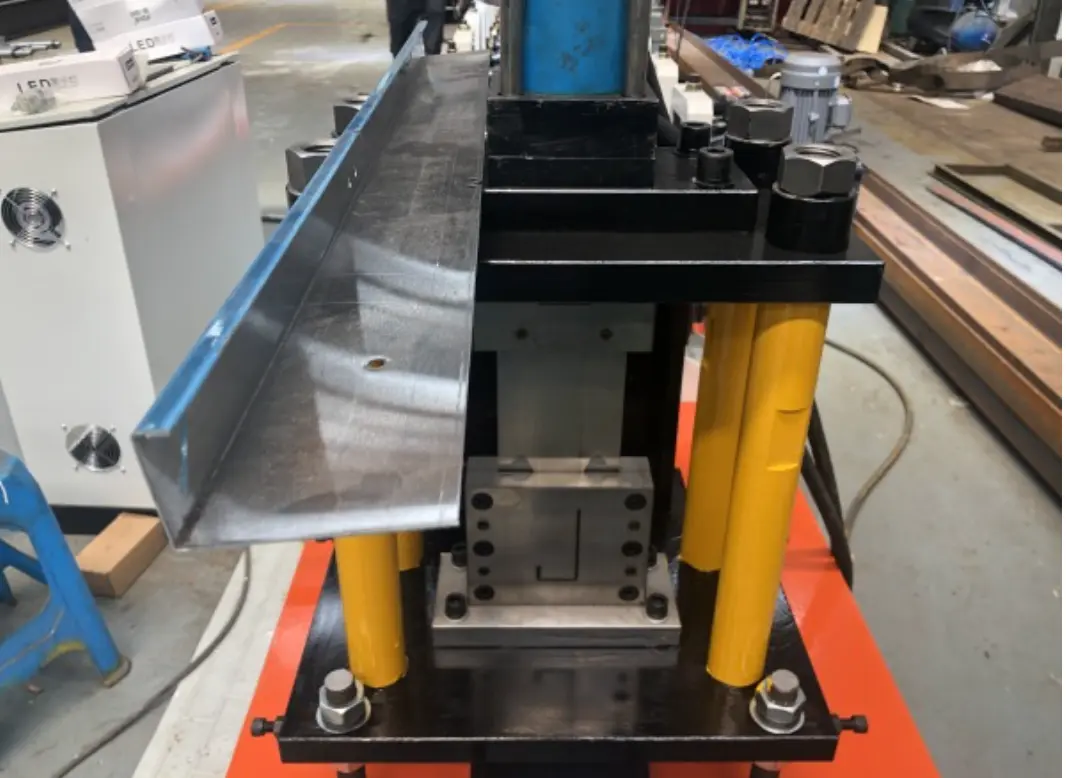 Metal Siding Trim J Channel Roll Forming Machine in Wuxi, China