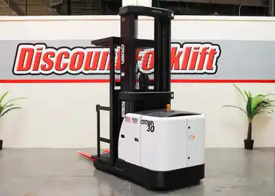 USED 2014 CROWN 3500