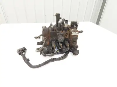 Toyota 67620-U1361-71 Hydraulic 3-Spool Forklift Mast Control Valve From 8FBE15U