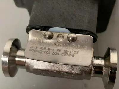 USED ITT PURE-FLO A303 STAINLESS STEEL 2-WAY DIAPHRAGM VALVE W/ 1" SANITARY FITTINGS