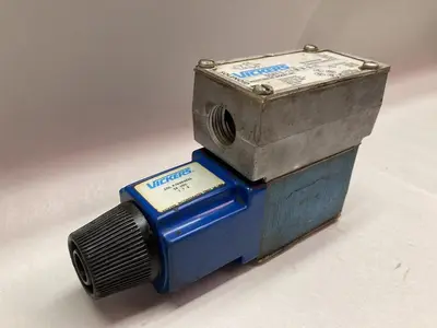 Used VICKERS DG4V-3-2A-M-W-H-40 Solenoid Valves Ohio US | Surplus Asset Holdings #1246304