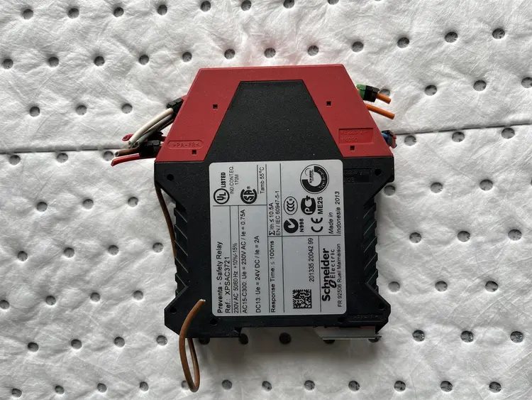 Used PREVENTA XPSAC3721 SAFETY RELAIS Misc Electrical & Power Parts BE | Apt International N.V #363842