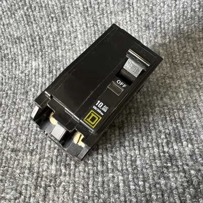 Used Square D Q0B220 Circuit Breakers California US | Davliegogo LLC #1729087