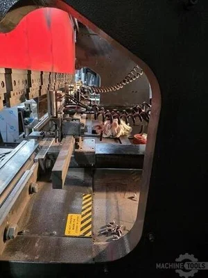 USED AMADA RG-M2-1003