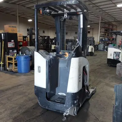 USED 2019 CROWN RR5725-45
