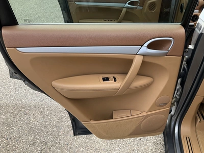 USED 2010 PORSCHE CAYENNE