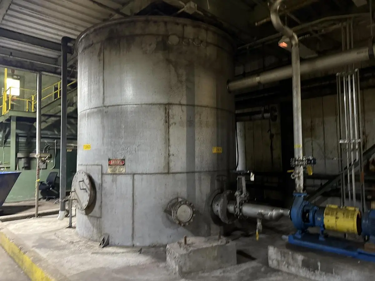 11,000 GALLON 316 STAINLESS SLEEL TANK 13' TALL 12' DIAMETER
