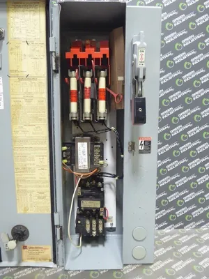 Cutler-Hammer ECN1601AAC Fusible Combo Starter 600V 30A 1/3 Ph Size 00 Used