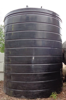 20,000L Tuffa Vertical Enclosed Black MD Polythene