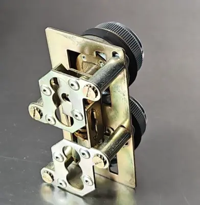 General Electric CR2940WM600A Push Button. Loc4C17