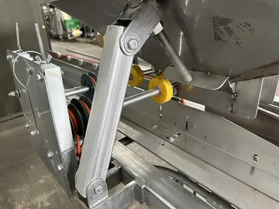 Berry Volumetric Clamshell Filler