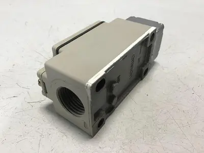 USED OMRON D4B-2171N