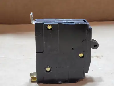 Used SQUARE D QOB130 Switchgears British Columbia CA | Lenmark #1438702