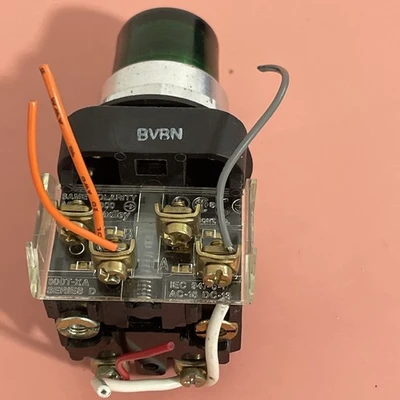 USED Allen-Bradley 800T-QM24