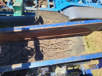 USED 2003 CANAMERICAN STONE SPREADER SOIL KING XL19