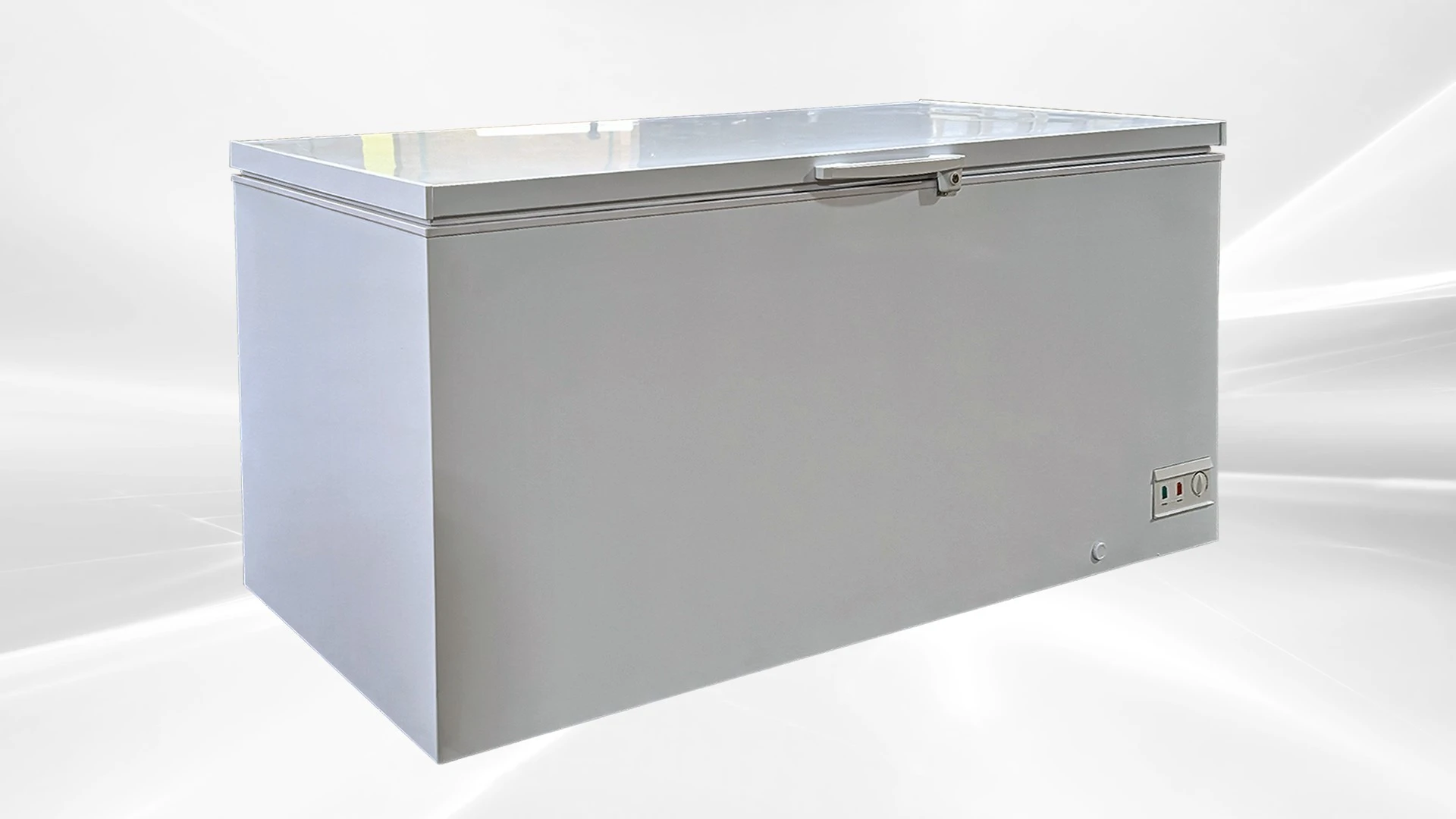 171-0374 71" Solid Top Self Contained Chest Freezer