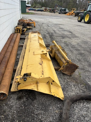 USED 2004 JOHN DEERE 670C SERIES 2